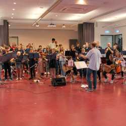 Sommerserenade verbreitet trotz  launischem Wetter Sommerlaune  Sommerserenade verbreitet trotz  launischem Wetter Sommerlaune