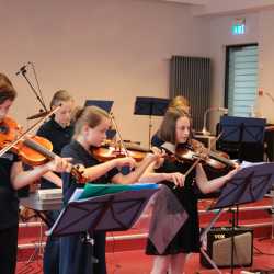 Sommerserenade verbreitet trotz  launischem Wetter Sommerlaune  Sommerserenade verbreitet trotz  launischem Wetter Sommerlaune