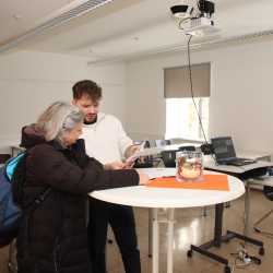 „Sozial im Saal“ bringt Fachschüler*innen und Jugendhilfeeinrichtungen zusammen „Sozial im Saal“ bringt Fachschüler*innen und Jugendhilfeeinrichtungen zusammen