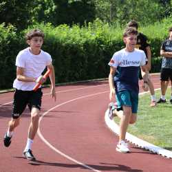 Fair Play und Teamgeist beim Sportfest der Klassen 5 bis 8 Fair Play und Teamgeist beim Sportfest der Klassen 5 bis 8