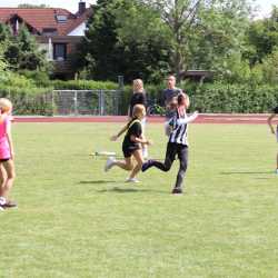 Fair Play und Teamgeist beim Sportfest der Klassen 5 bis 8 Fair Play und Teamgeist beim Sportfest der Klassen 5 bis 8