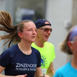 Stadtlauf Villingen: Fünf Zinzendorf-Sportler*innen schaffen jeweils 12 Runden Stadtlauf Villingen: Fünf Zinzendorf-Sportler*innen schaffen jeweils 12 Runden