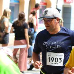 Stadtlauf Villingen: Fünf Zinzendorf-Sportler*innen schaffen jeweils 12 Runden Stadtlauf Villingen: Fünf Zinzendorf-Sportler*innen schaffen jeweils 12 Runden