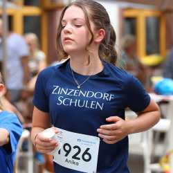 Großes Läuferfeld der Zinzendorfschulen beim Stadtlauf  in Villingen Großes Läuferfeld der Zinzendorfschulen beim Stadtlauf  in Villingen