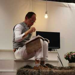 Der Steppenwolf trabt durch das HKG Der Steppenwolf trabt durch das HKG