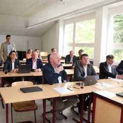 Unternehmen aus der Region unterstützen Digitalisierung Unternehmen aus der Region unterstützen Digitalisierung