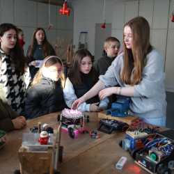 Offene Türen, strahlende Gesichter: Die Zinzendorfschulen stellen sich vor Offene Türen, strahlende Gesichter: Die Zinzendorfschulen stellen sich vor