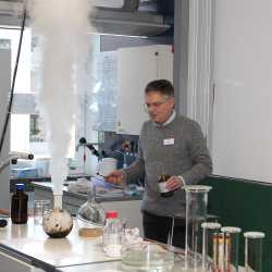 Virtuelle Viertklässlerparty: Alle Infos im Film Virtuelle Viertklässlerparty: Alle Infos im Film