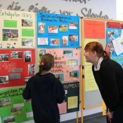 Ein Haus mit vielen Zimmern Ein Haus mit vielen Zimmern