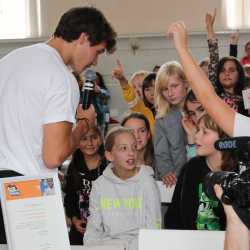 Wincent Weiss singt exklusiv für die Zinzendorfschüler Wincent Weiss singt exklusiv für die Zinzendorfschüler