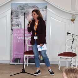 Wincent Weiss singt exklusiv für die Zinzendorfschüler Wincent Weiss singt exklusiv für die Zinzendorfschüler