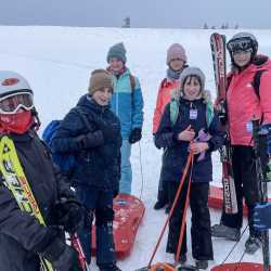Wintersport auf Skiern, Schlitten und Kufen Wintersport auf Skiern, Schlitten und Kufen