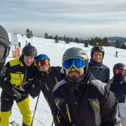 Wintersporttag der Klassen 7 bis 9: Ein fröhlicher Tag auf Schnee und Eis Wintersporttag der Klassen 7 bis 9: Ein fröhlicher Tag auf Schnee und Eis