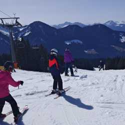Siebtklässler des Gymnasiums im Skischullandheim Siebtklässler des Gymnasiums im Skischullandheim