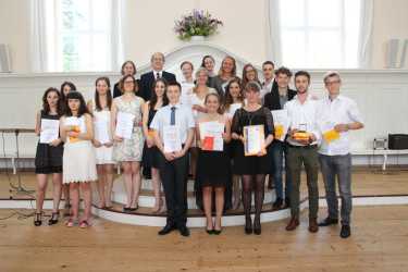 Abiturienten der Zinzendorfschulen mit buntem Gottesdienst verabschiedet