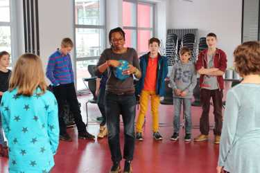 Spielend die fremde Sprache lernen Spielend die fremde Sprache lernen