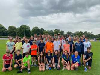 Vorderste Plätze für Leichtathleten der Zinzendorfschulen bei Jugend trainiert für Olympia Vorderste Plätze für Leichtathleten der Zinzendorfschulen bei Jugend trainiert für Olympia