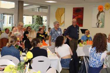 Erinnern. Verbinden. Feiern. – Wo Gemeinschaft über Generationen hinweg lebt Erinnern. Verbinden. Feiern. – Wo Gemeinschaft über Generationen hinweg lebt