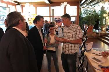 Bundestagsabgeordneter Frei (CDU) informiert sich über Zinzendorfschulen Bundestagsabgeordneter Frei (CDU) informiert sich über Zinzendorfschulen