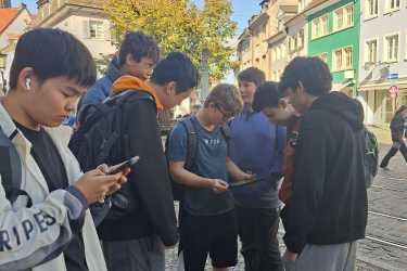 Mission Freiburg: Internatler*innen auf geheimer Spurensuche   Mission Freiburg: Internatler*innen auf geheimer Spurensuche