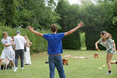 Sommer, Spiel und schöne Erinnerungen – Gartenfest des Internats Sommer, Spiel und schöne Erinnerungen – Gartenfest des Internats