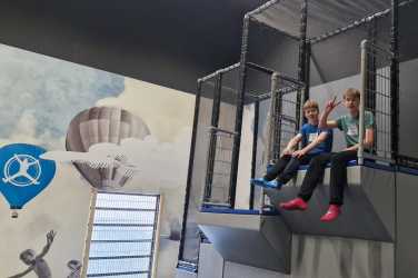 Sprung in die Gemeinschaft – Ein unvergesslicher Tag im Jumping Dome Sprung in die Gemeinschaft – Ein unvergesslicher Tag im Jumping Dome