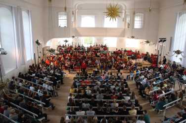 Herz und Herz vereint zusammen – Gemeinsame Musikwoche zweier Zinzendorfschulen Herz und Herz vereint zusammen – Gemeinsame Musikwoche zweier Zinzendorfschulen