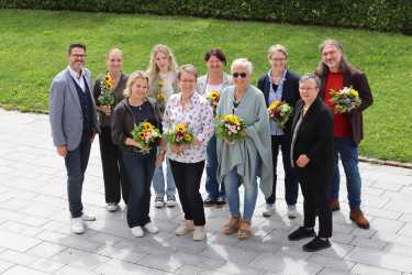 Kollegium verabschiedet sich von geschätzten Mitarbeitenden Kollegium verabschiedet sich von geschätzten Mitarbeitenden