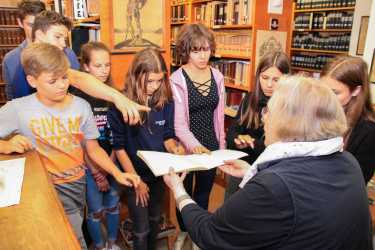 Achtklässler erfahren alles über Losungen Achtklässler erfahren alles über Losungen