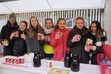 Erstes Projekt im neuen Fach Alltagskultur – Ernährung - Soziales (AES) Erstes Projekt im neuen Fach Alltagskultur – Ernährung - Soziales (AES)