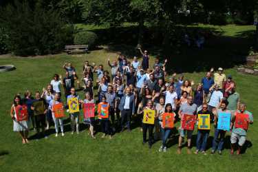 Wir wünschen schöne Ferien! Wir wünschen schöne Ferien!