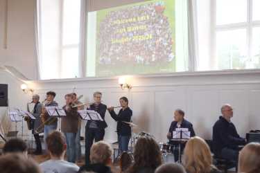 Schulbeginn für fast alle  Schulbeginn für fast alle