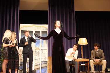 „Mörderische Séance“: Ein spannendes Kammerspiel voller Überraschungen und Humor „Mörderische Séance“: Ein spannendes Kammerspiel voller Überraschungen und Humor