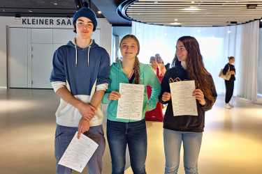 Segel-AG-Prüflinge haben jetzt ihren Segelschein Segel-AG-Prüflinge haben jetzt ihren Segelschein