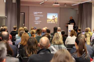 Smartphone und Kind: Zwischen Faszination und Verantwortung Smartphone und Kind: Zwischen Faszination und Verantwortung