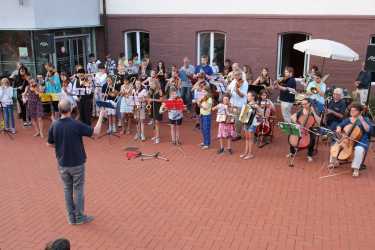 Sommerserenade mit Perlen der Musikgeschichte Sommerserenade mit Perlen der Musikgeschichte