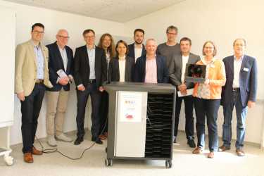 Unternehmen aus der Region unterstützen Digitalisierung Unternehmen aus der Region unterstützen Digitalisierung