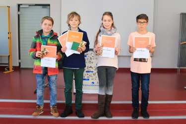 Emil (6c) gewinnt Vorlesewettbewerb Emil (6c) gewinnt Vorlesewettbewerb