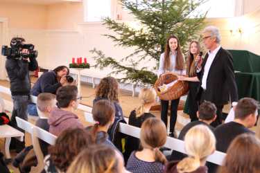 Zinzendorfschüler sammeln fast 1500 Euro für Schule im Flüchtlingscamp Ketermaya Zinzendorfschüler sammeln fast 1500 Euro für Schule im Flüchtlingscamp Ketermaya