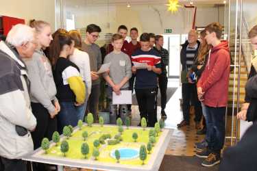 Zinzendorfschüler begleiten Bauarbeiten Zinzendorfschüler begleiten Bauarbeiten
