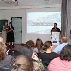 Interkulturelle Einführung hilft, das Gegenüber zu verstehen Interkulturelle Einführung hilft, das Gegenüber zu verstehen