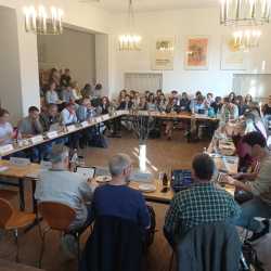 Internate im Dialog: Austausch über digitale Realität, Vapes und Zukunftsängste Internate im Dialog: Austausch über digitale Realität, Vapes und Zukunftsängste