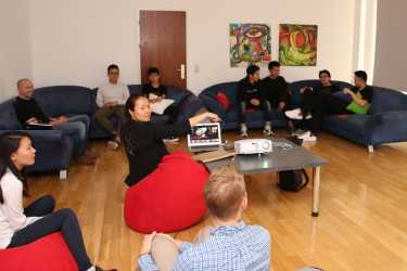 Internationale Schüler: Wie geht es nach dem Abitur weiter? Internationale Schüler: Wie geht es nach dem Abitur weiter?