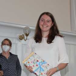 Jede Menge Preise für Abiturient*innen der Zinzendorfschulen Jede Menge Preise für Abiturient*innen der Zinzendorfschulen