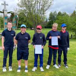 Jugend trainiert: Golfer der WKIII eine Runde weiter Jugend trainiert: Golfer der WKIII eine Runde weiter