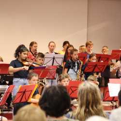Junge Musikerinnen und Musiker überzeugen bei Sommerserenade Junge Musikerinnen und Musiker überzeugen bei Sommerserenade