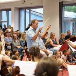 Junge Musikerinnen und Musiker überzeugen bei Sommerserenade Junge Musikerinnen und Musiker überzeugen bei Sommerserenade