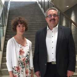 Katharina Hattler aus 8b gewinnt beim Landtags-Wettbewerb Katharina Hattler aus 8b gewinnt beim Landtags-Wettbewerb