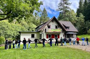 Kennenlerntage der Eingangsklassen im Naturfreundehaus Hirzwald Kennenlerntage der Eingangsklassen im Naturfreundehaus Hirzwald