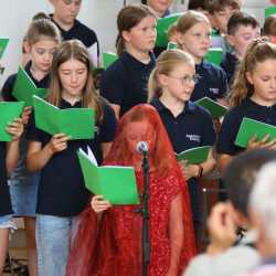 Kirchensaal wird zur Kulisse von Unterwelt und strahlenden Helden Kirchensaal wird zur Kulisse von Unterwelt und strahlenden Helden